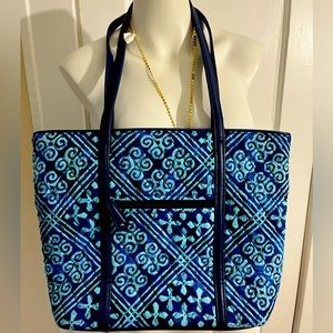 Vera Bradley tote new without tags